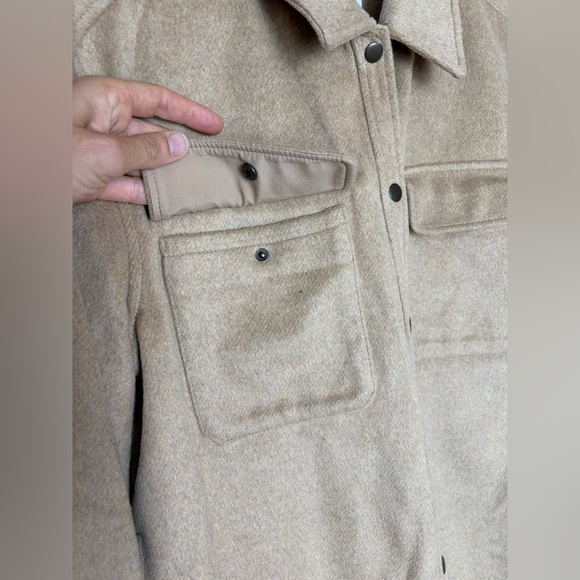 Old Navy Tan Shacket. Unisex - Picture 4 of 12